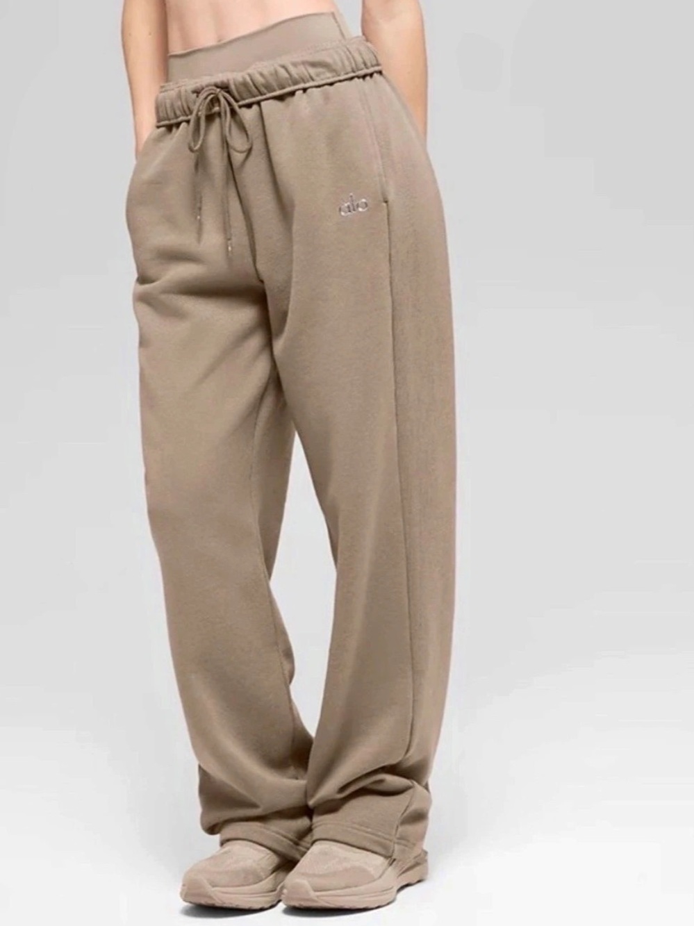 Alo Yoga Accolade Straight Leg Sweatpant Brown